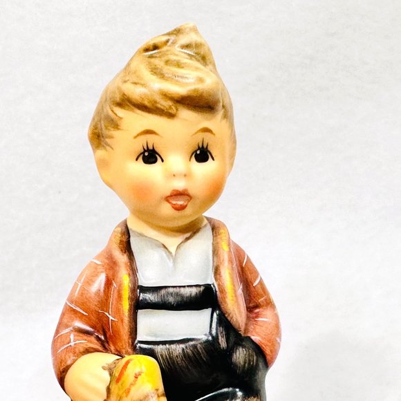 Goebel Hummel "Windy Wishes" #2079/B (2003) First Issue - TMK8 - Picture 10 of 13